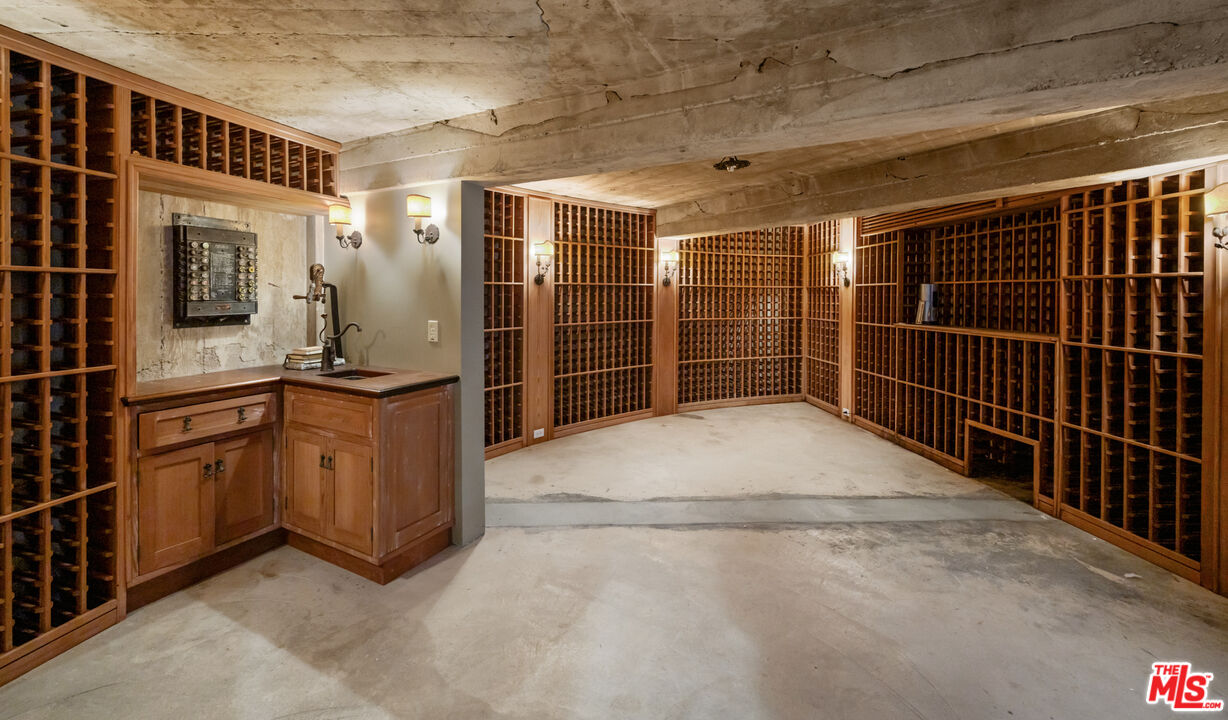Los Angeles, California, 90027, United States, 6 Bedrooms Bedrooms, ,11 BathroomsBathrooms,Residential,For Sale,1695736