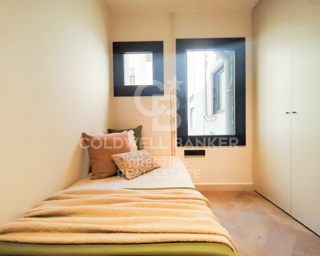 Barcelona, Catalonia, ES, 4 Bedrooms Bedrooms, ,3 BathroomsBathrooms,Residential,For Sale,1805126