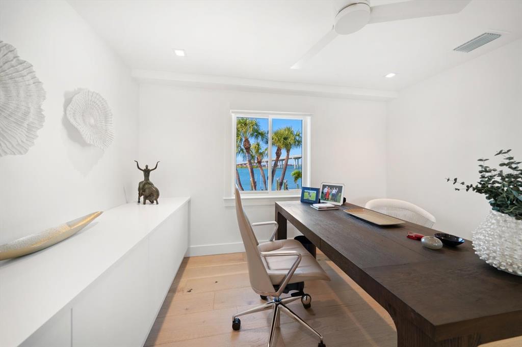 Largo, Florida, 33770, United States, 3 Bedrooms Bedrooms, ,4 BathroomsBathrooms,Residential,For Sale,1989168