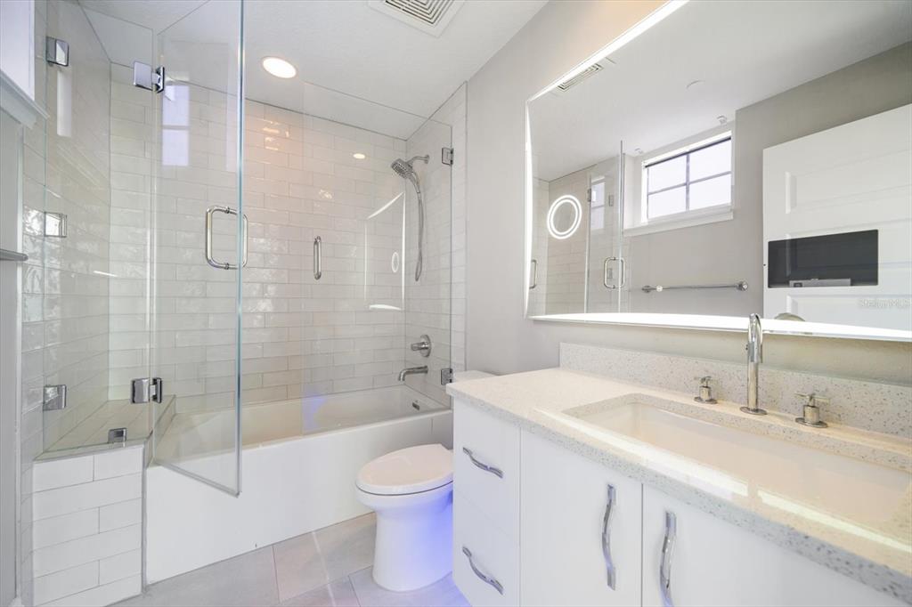 100 Beach Drive NE Unit 1900, St Petersburg, Florida, 33701, United States, 4 Bedrooms Bedrooms, ,6 BathroomsBathrooms,Residential,For Sale,100 Beach Drive NE Unit 1900,1618672