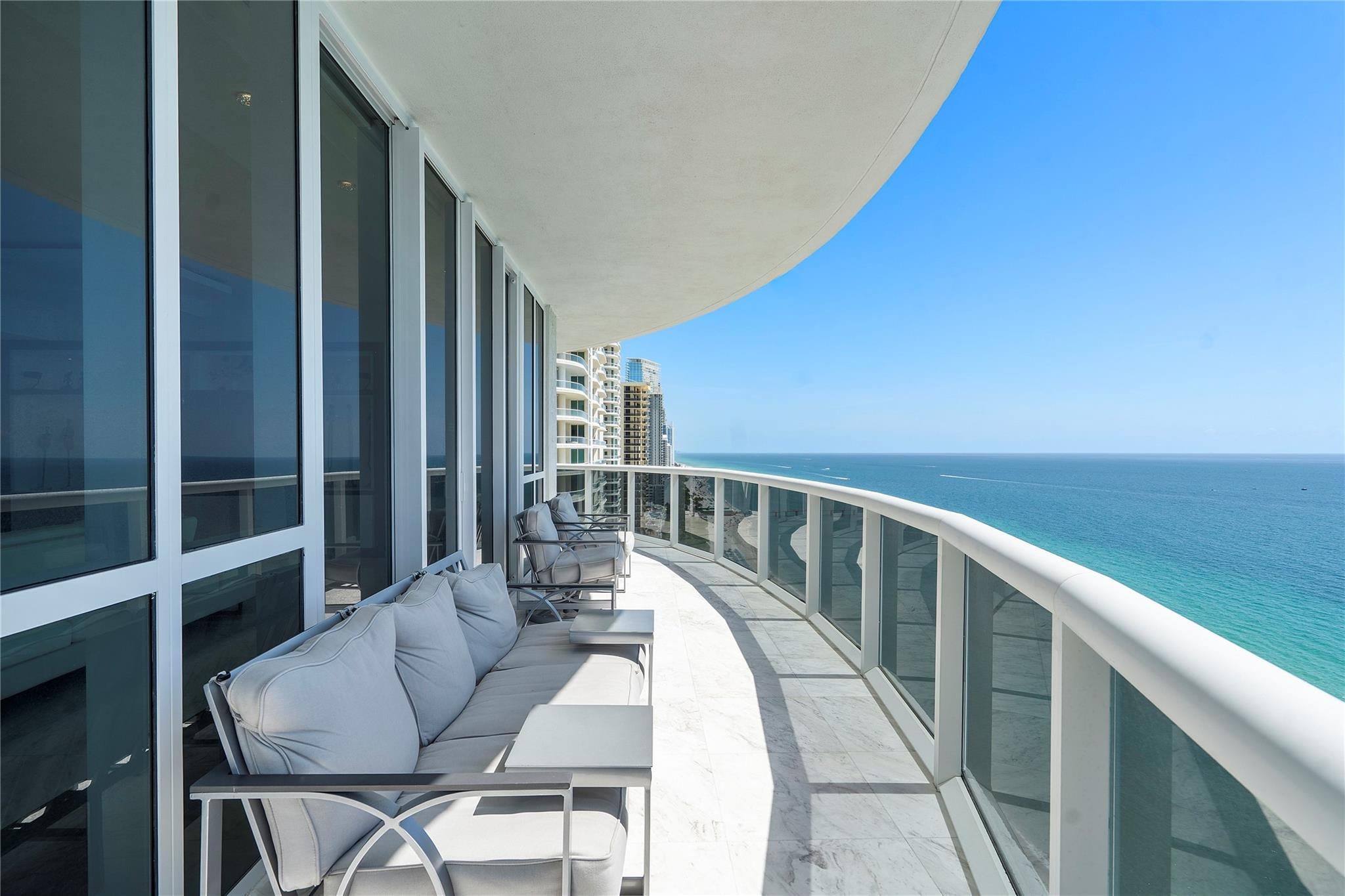 Sunny Isles Beach, Florida, 33160, United States, 3 Bedrooms Bedrooms, ,4 BathroomsBathrooms,Residential,For Sale,1824063