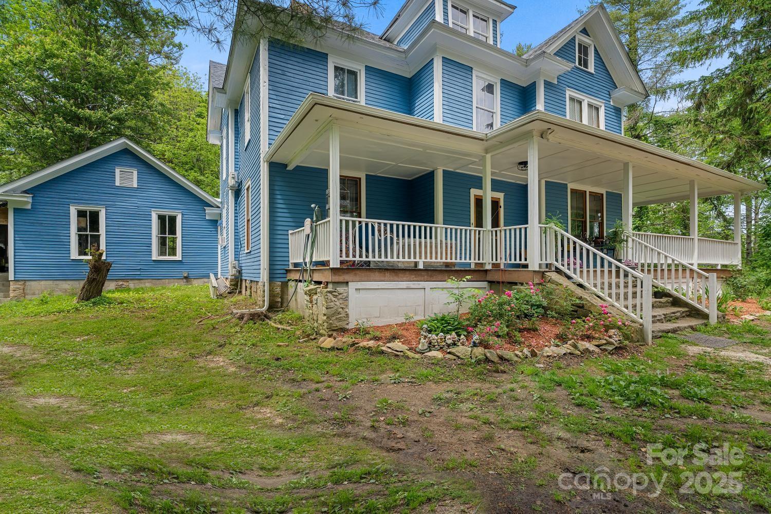 Hendersonville, North Carolina, 28739, United States, 6 Bedrooms Bedrooms, ,5 BathroomsBathrooms,Residential,For Sale,1825253
