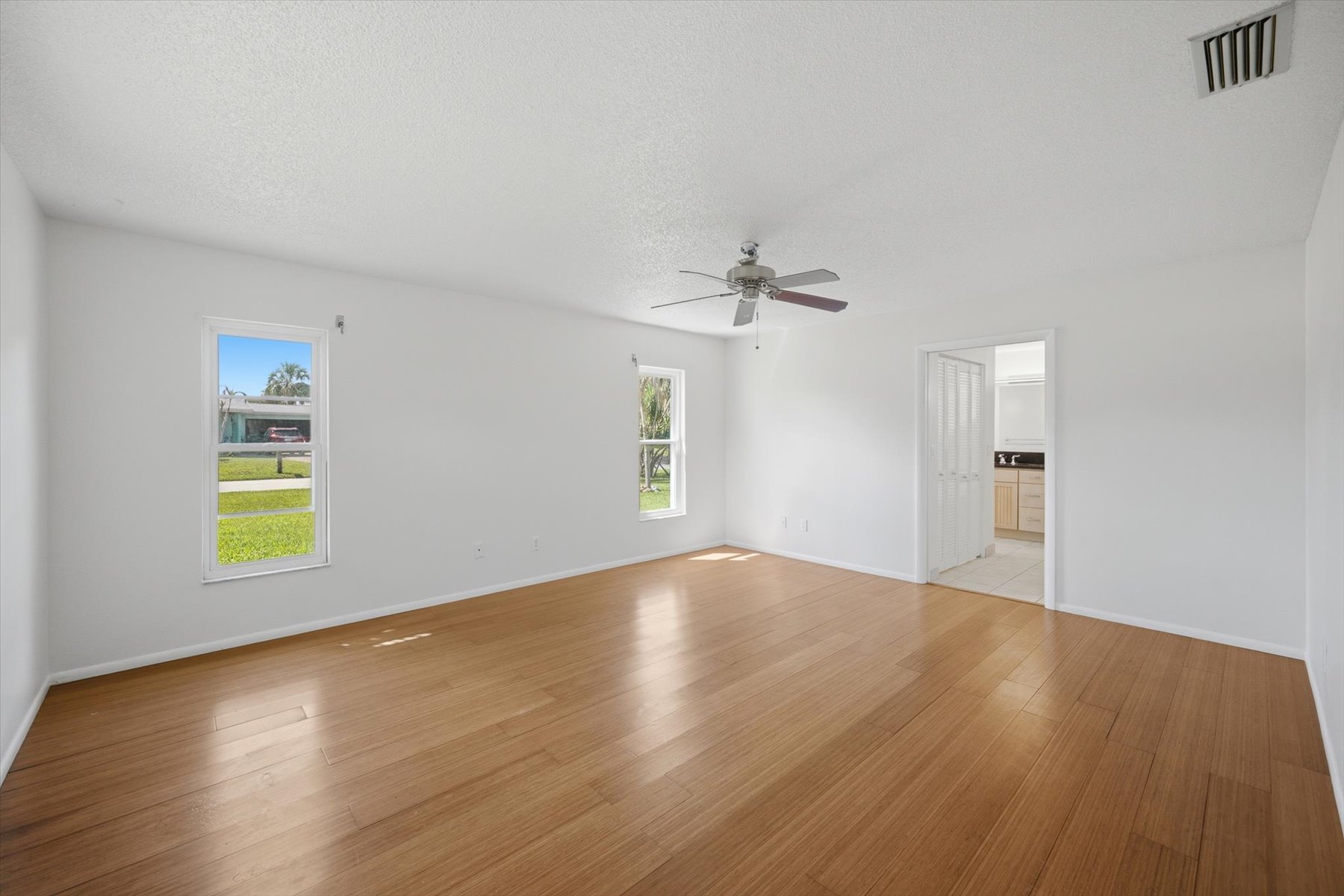  207 S Palm Avenue, Indialantic, FL, 32903 - 物件實景
