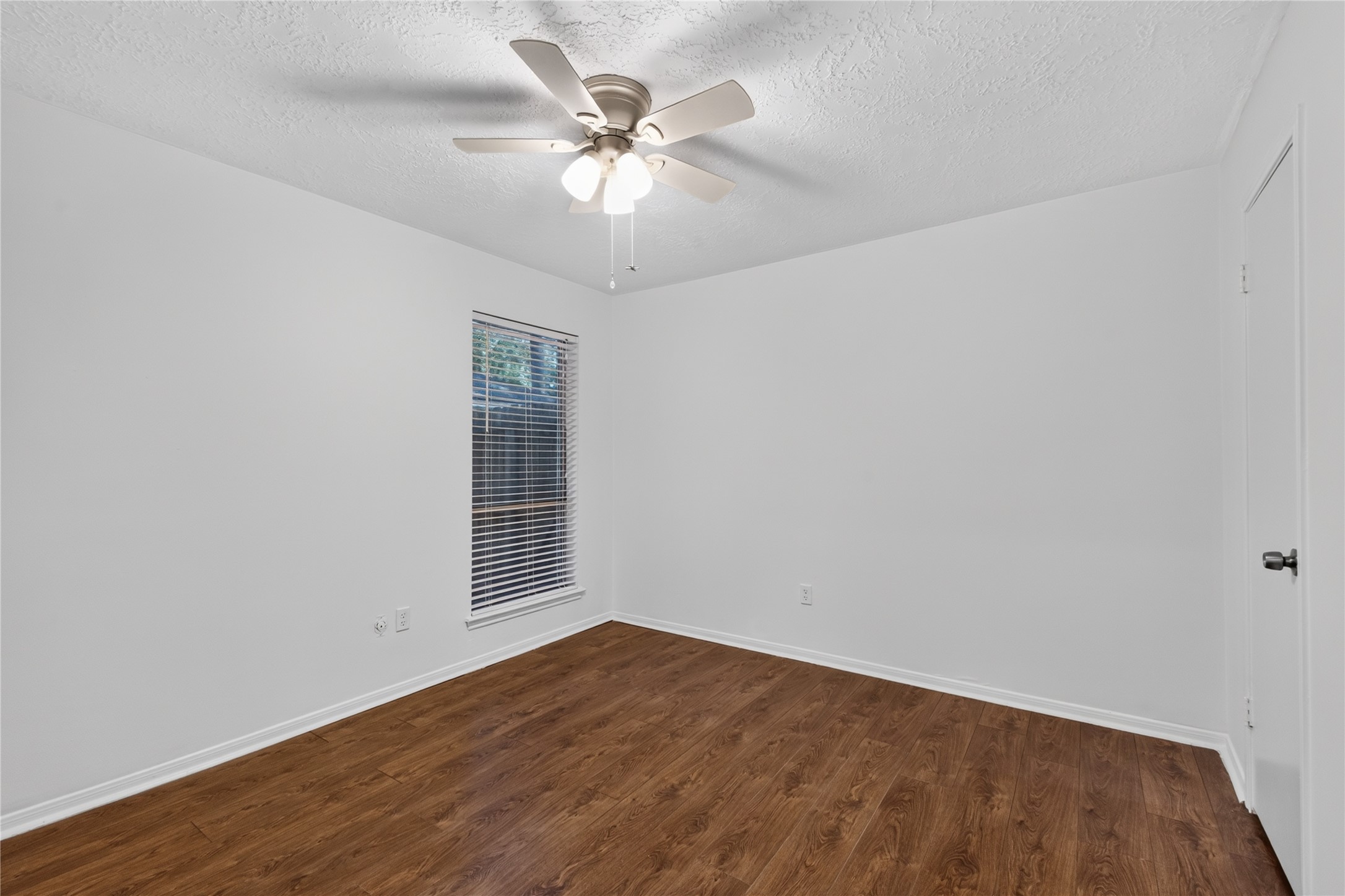  25223 Lynbriar Lane - 物件實景