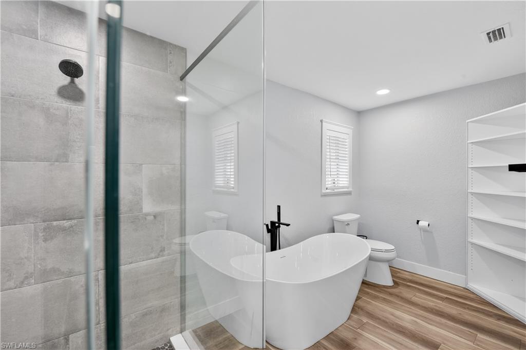 North Fort Myers, Florida, 33917, United States, 3 Bedrooms Bedrooms, ,2 BathroomsBathrooms,Residential,For Sale,2001976