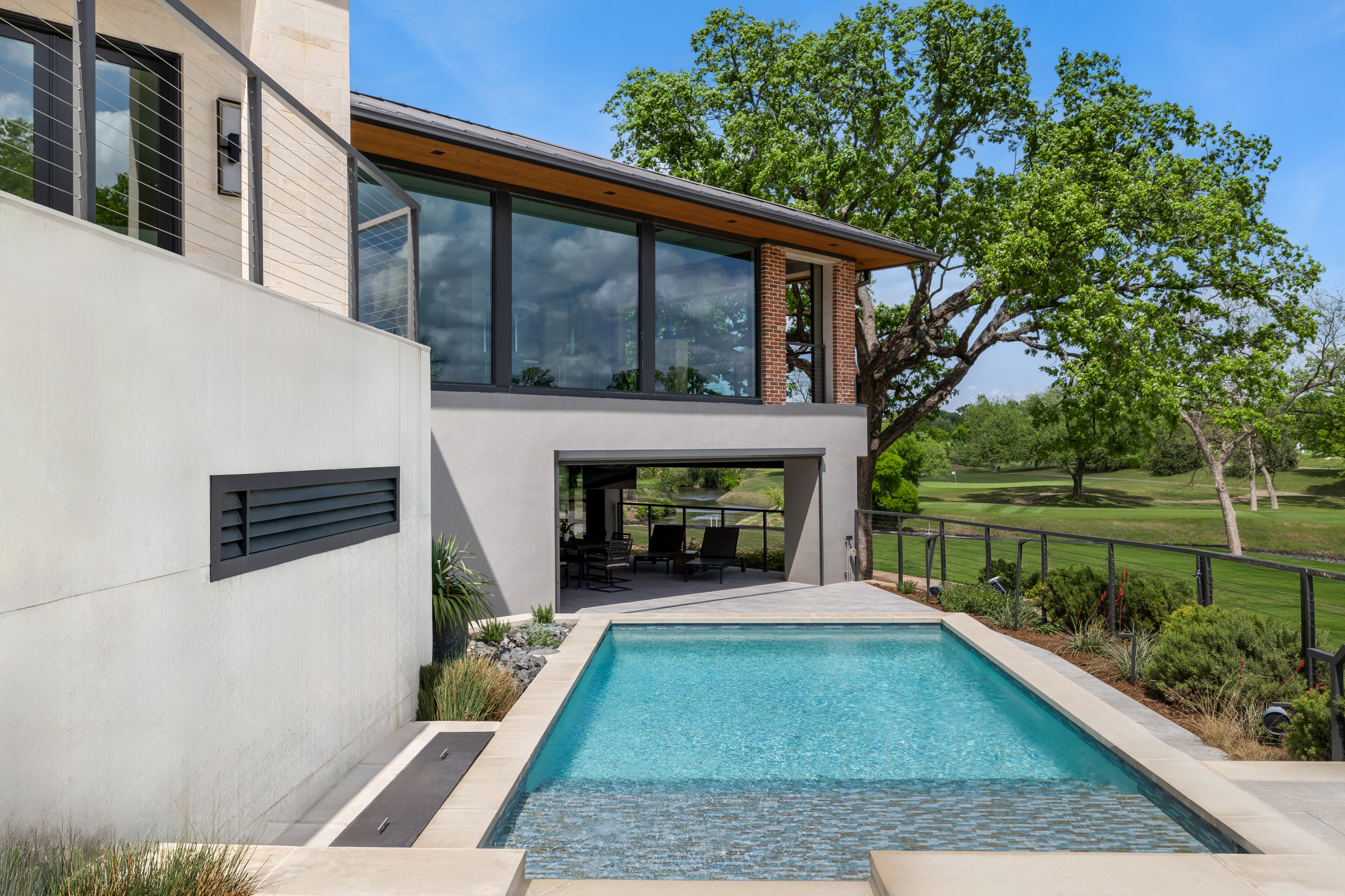  Refined Expression of Modern Luxury Overlooking the Golf Course - 物件實景