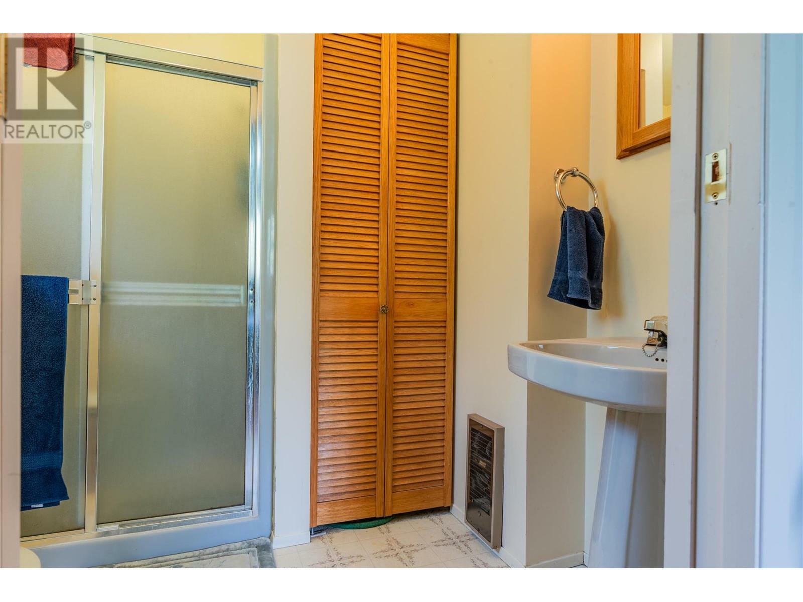 WINLAW, British Columbia, V0G 2J0, CA, 3 Bedrooms Bedrooms, ,2 BathroomsBathrooms,Residential,For Sale,1839031