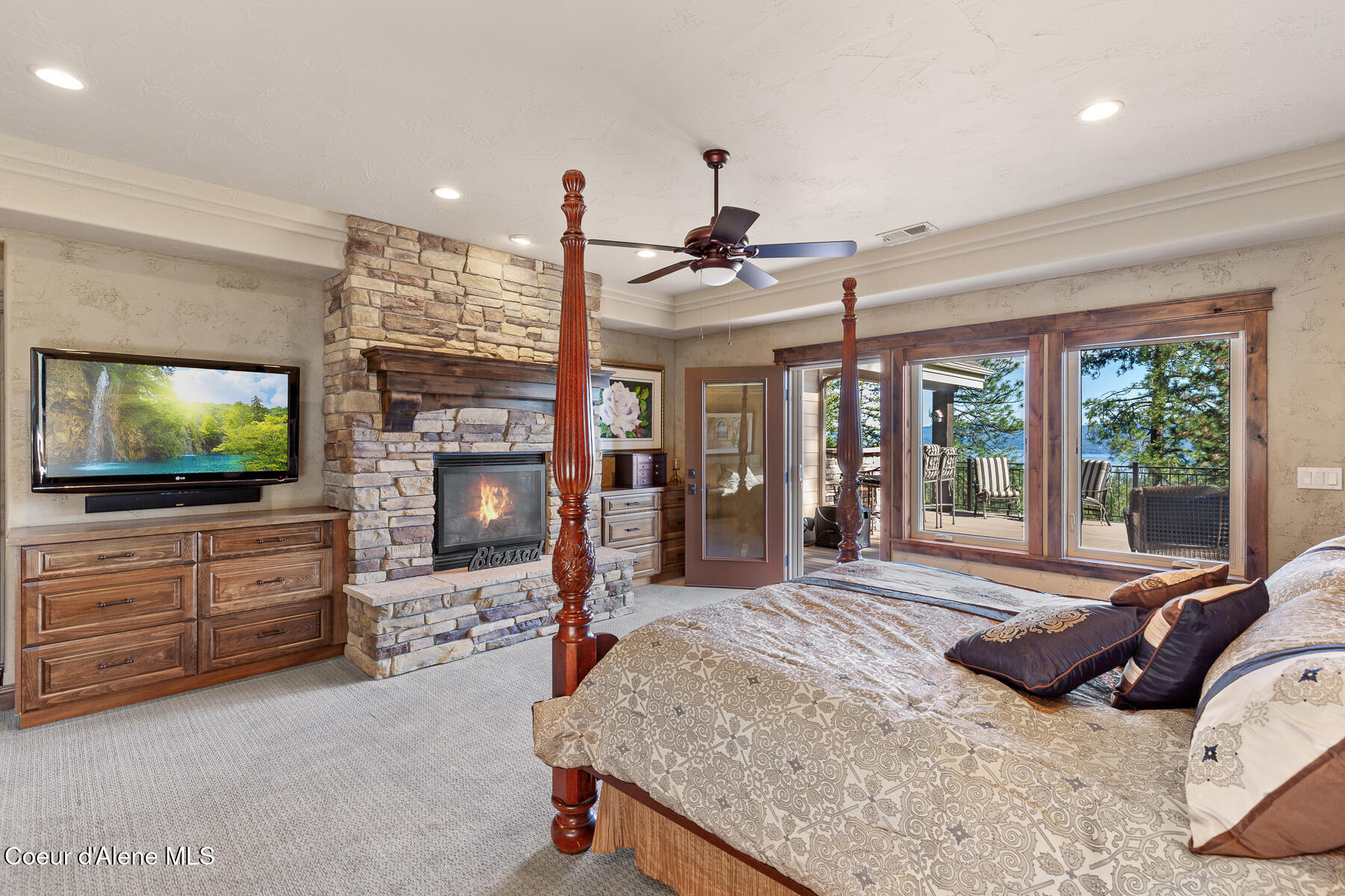Coeur d'Alene, Idaho, 83814, United States, 5 Bedrooms Bedrooms, ,5 BathroomsBathrooms,Residential,For Sale,1763512