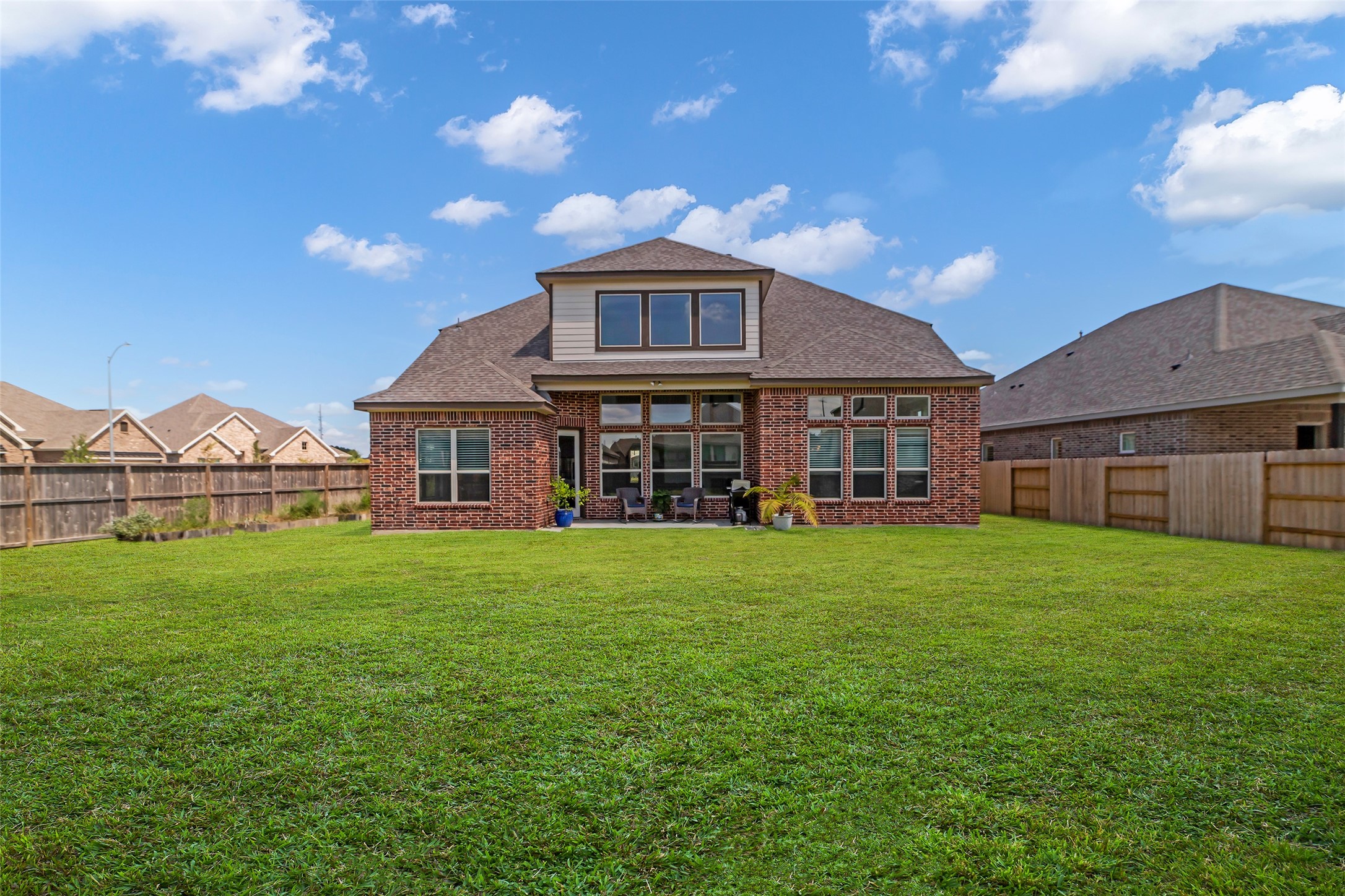 Webster, Texas, 77598, United States, 4 Bedrooms Bedrooms, ,4 BathroomsBathrooms,Residential,For Sale,1901174