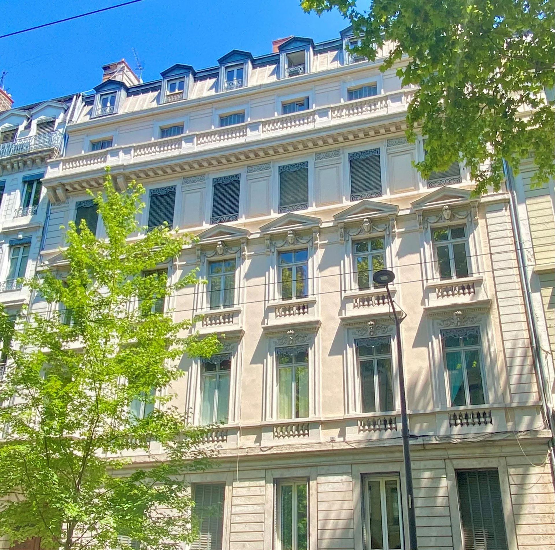 Lyon 6ème, Auvergne-Rhône-Alpes, 69006, FR, 5 Bedrooms Bedrooms, ,2 BathroomsBathrooms,Residential,For Sale,1994890