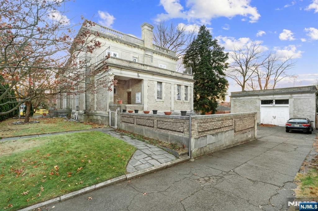 Newark, New Jersey, 07104, United States, 15 Bedrooms Bedrooms, ,8 BathroomsBathrooms,Residential,For Sale,1996233