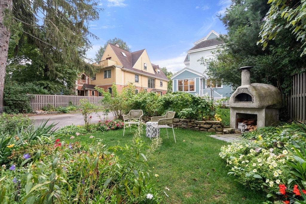 Brookline, Massachusetts, 02445, United States, 2 Bedrooms Bedrooms, ,2 BathroomsBathrooms,Residential,For Sale,1849691