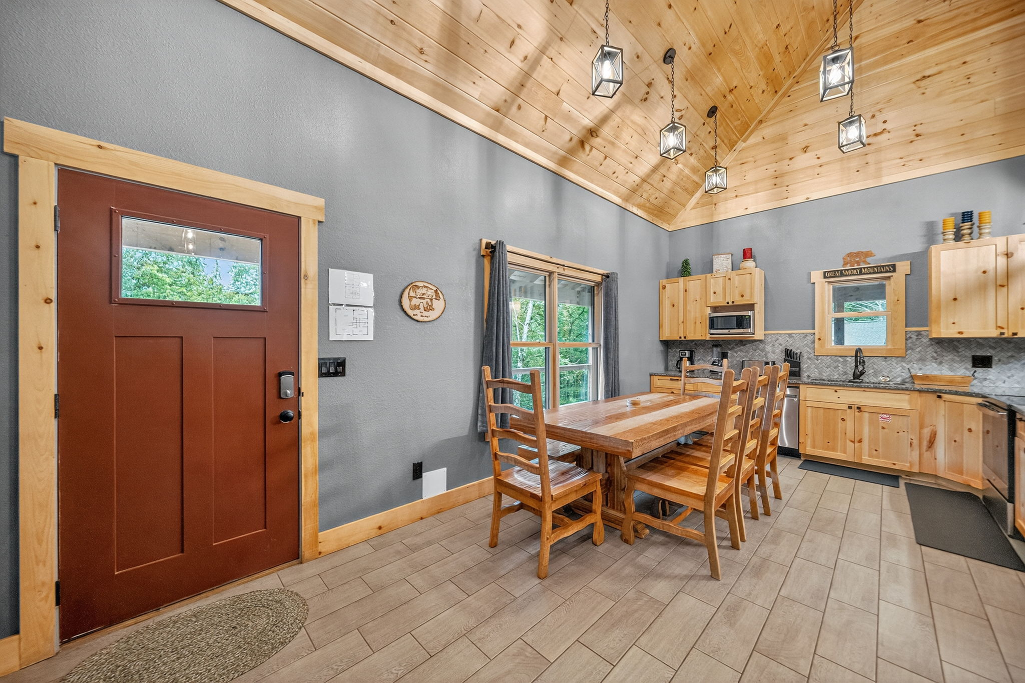 Sevierville, Tennessee, 37862, United States, 4 Bedrooms Bedrooms, ,6 BathroomsBathrooms,Residential,For Sale,1982838