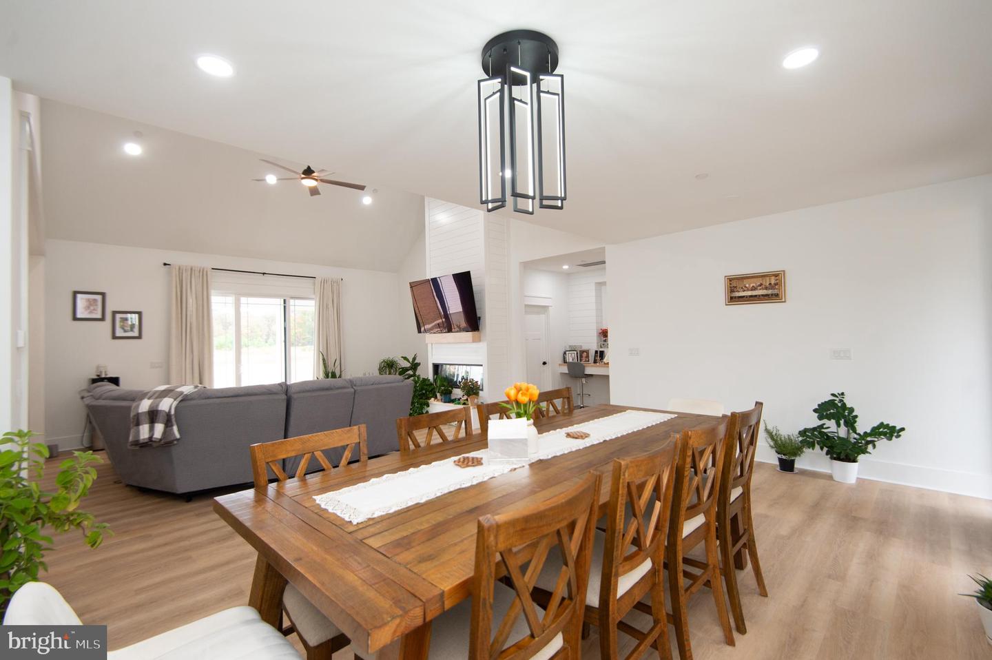 Delmar, Maryland, 21875, United States, 4 Bedrooms Bedrooms, ,4 BathroomsBathrooms,Residential,For Sale,1992058