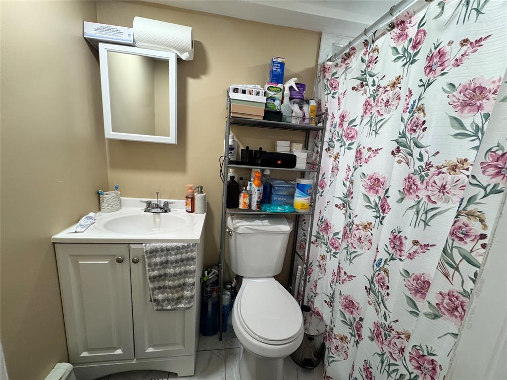 Copiague, New York, 11726, United States, 4 Bedrooms Bedrooms, ,3 BathroomsBathrooms,Residential,For Sale,1779560