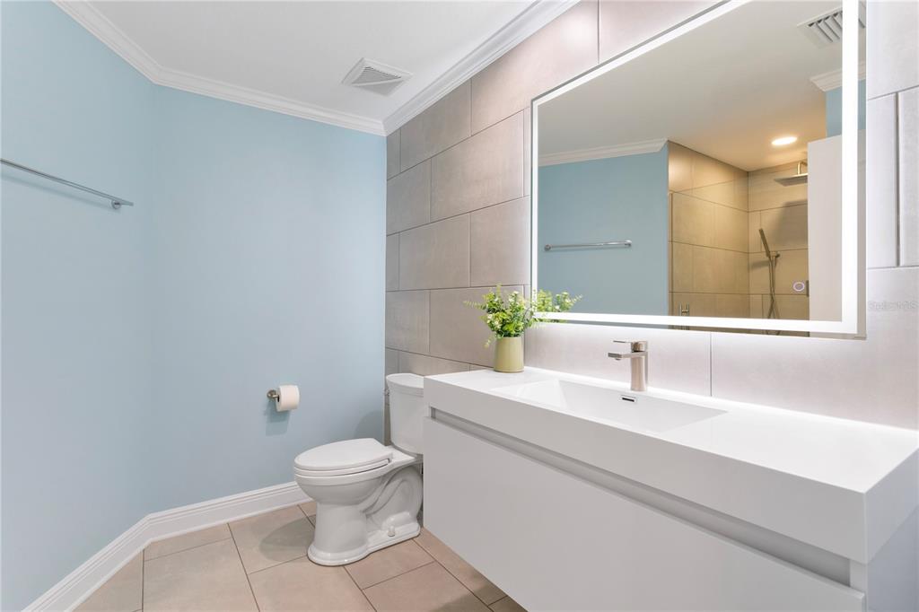 Tampa, Florida, 33613, United States, 7 Bedrooms Bedrooms, ,8 BathroomsBathrooms,Residential,For Sale,1979226