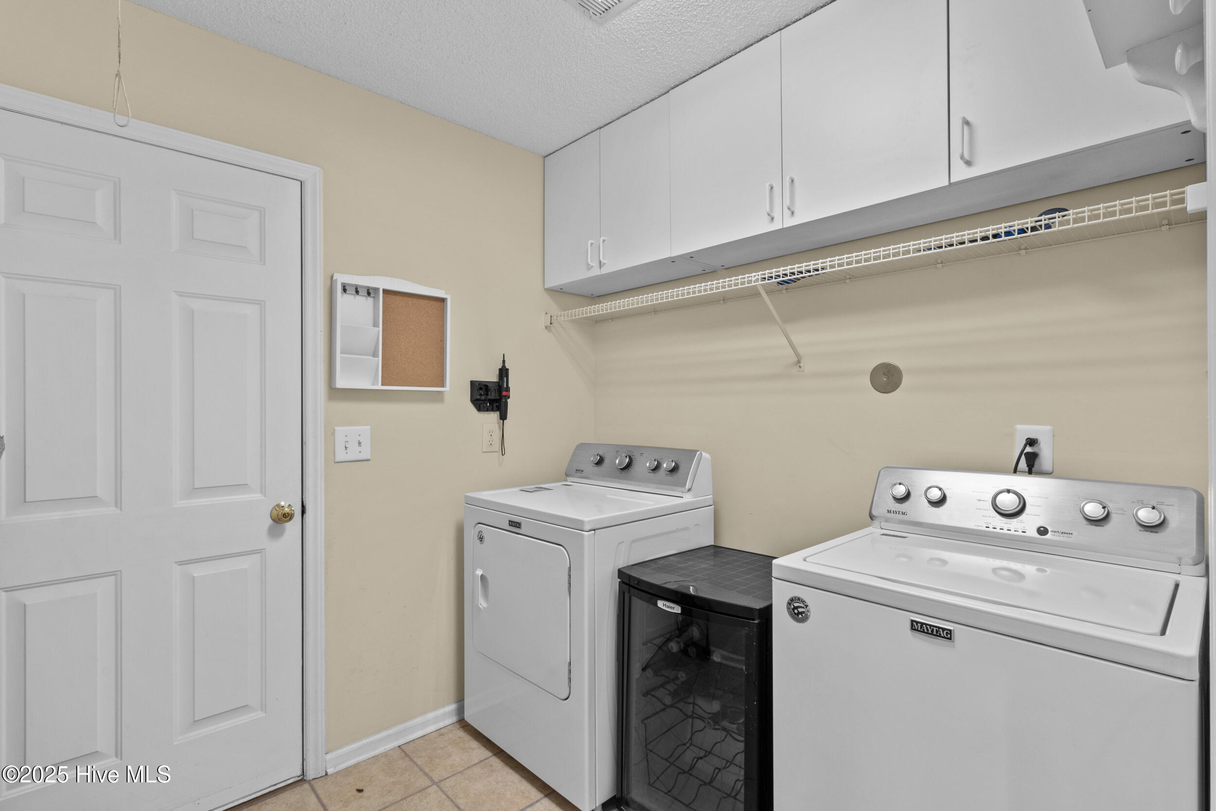 Carolina Beach, North Carolina, 28428, United States, 3 Bedrooms Bedrooms, ,2 BathroomsBathrooms,Residential,For Sale,1890740