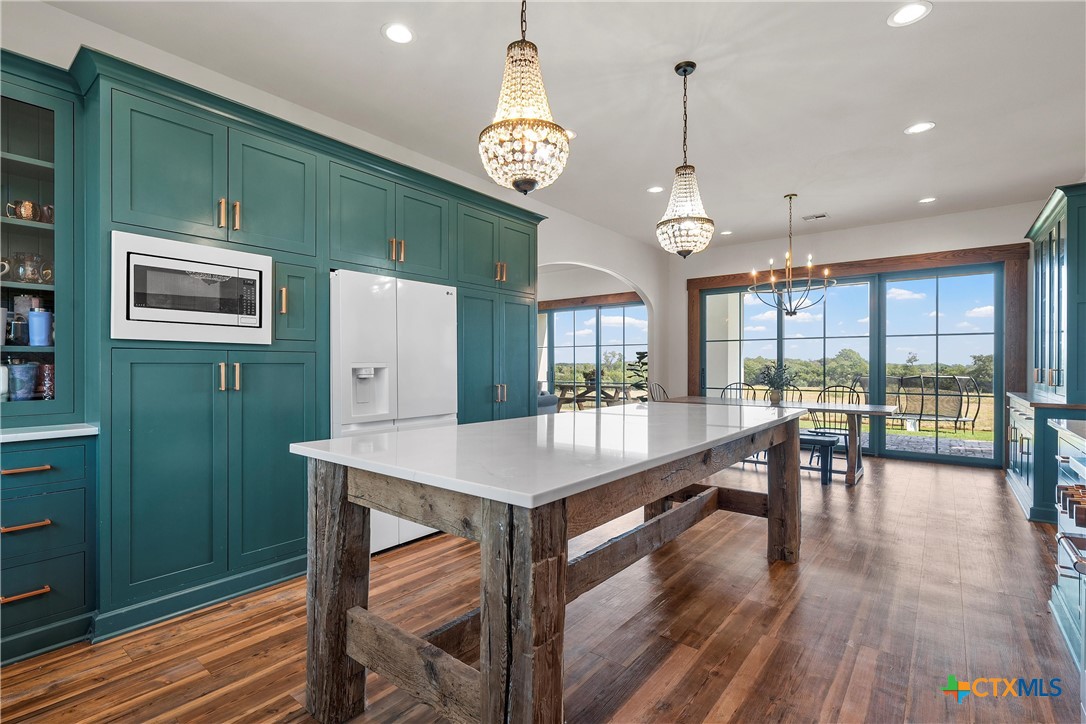 Woodway, Texas, 76712, United States, 4 Bedrooms Bedrooms, ,3 BathroomsBathrooms,Residential,For Sale,1940454