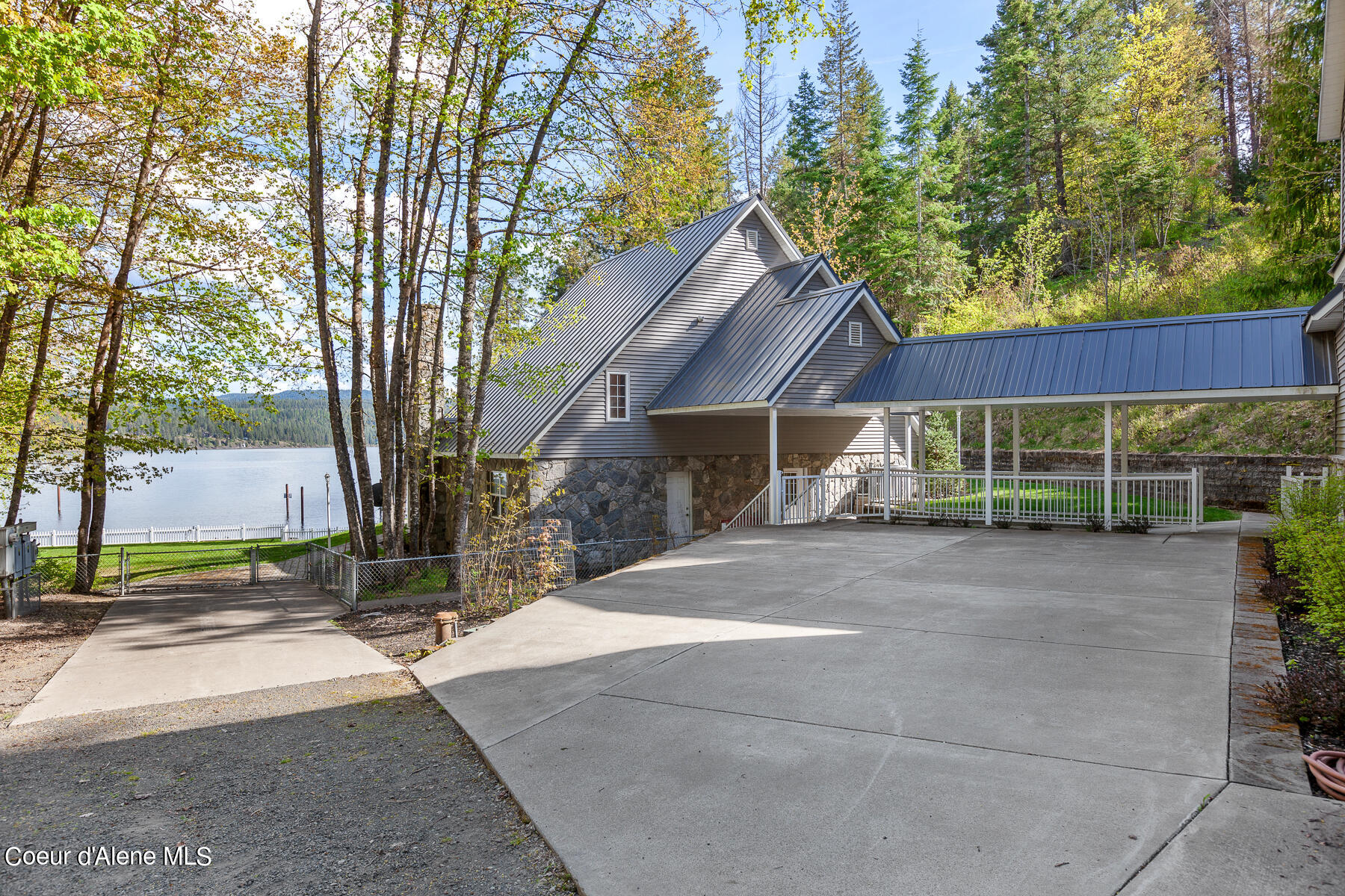 Coeur d'Alene, Idaho, 83814, United States, 5 Bedrooms Bedrooms, ,3 BathroomsBathrooms,Residential,For Sale,1976394