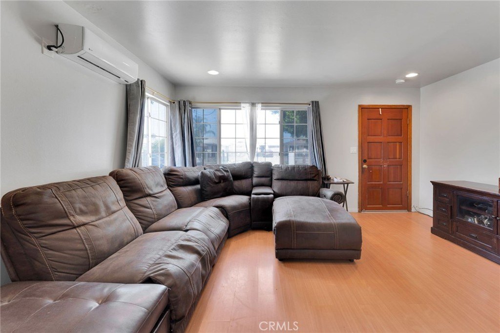 Baldwin Park, California, 91706, United States, 2 Bedrooms Bedrooms, ,1 BathroomBathrooms,Residential,For Sale,1895023