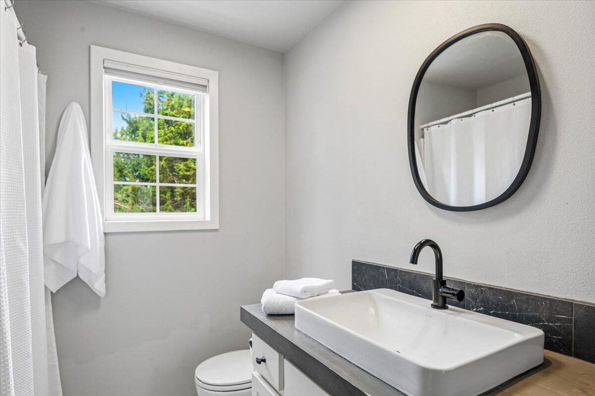 Redmond, Oregon, 97756, United States, 3 Bedrooms Bedrooms, ,3 BathroomsBathrooms,Residential,For Sale,2049187