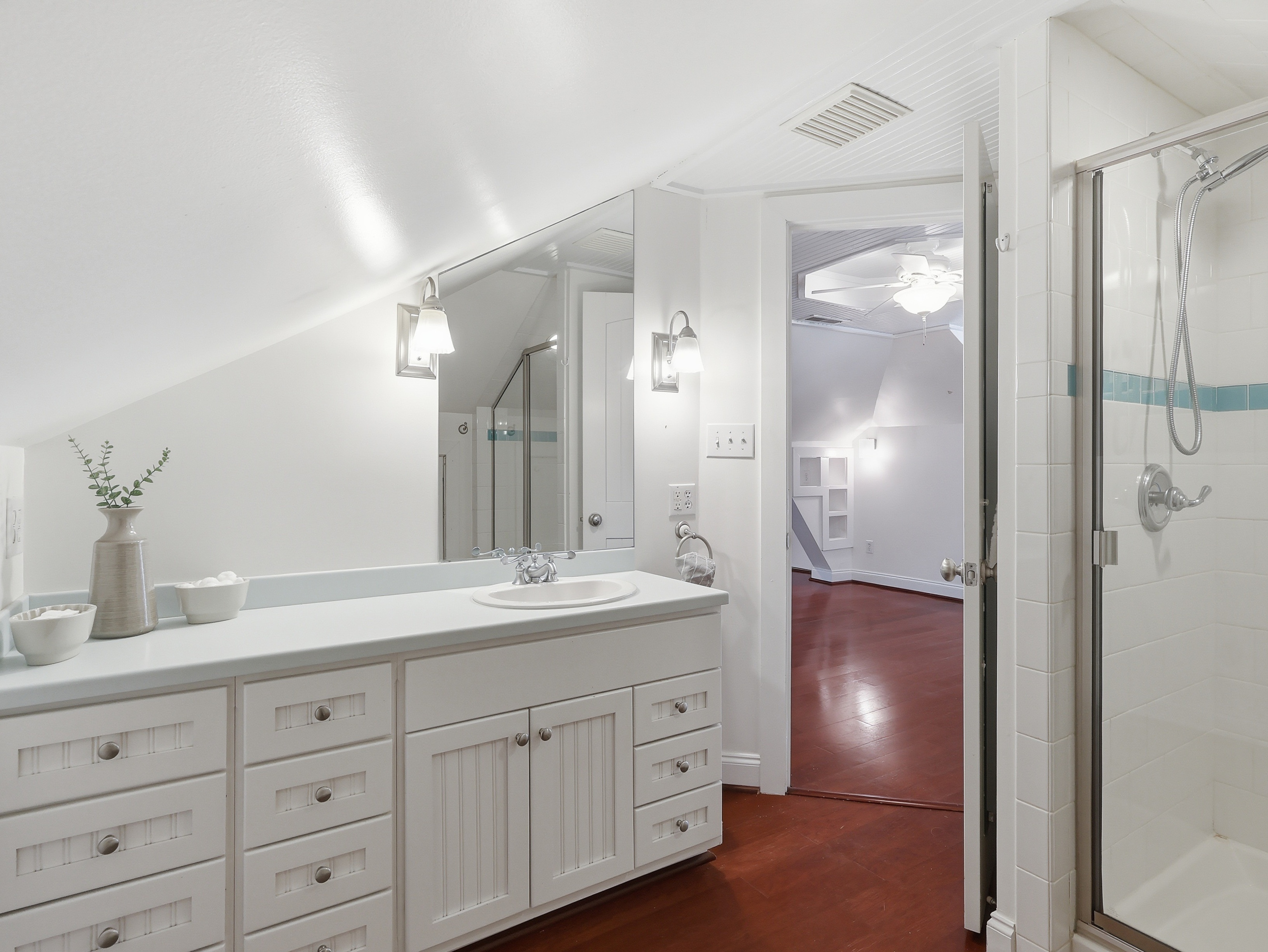  127 Forest Road, Raleigh, NC, 27605 - 物件實景