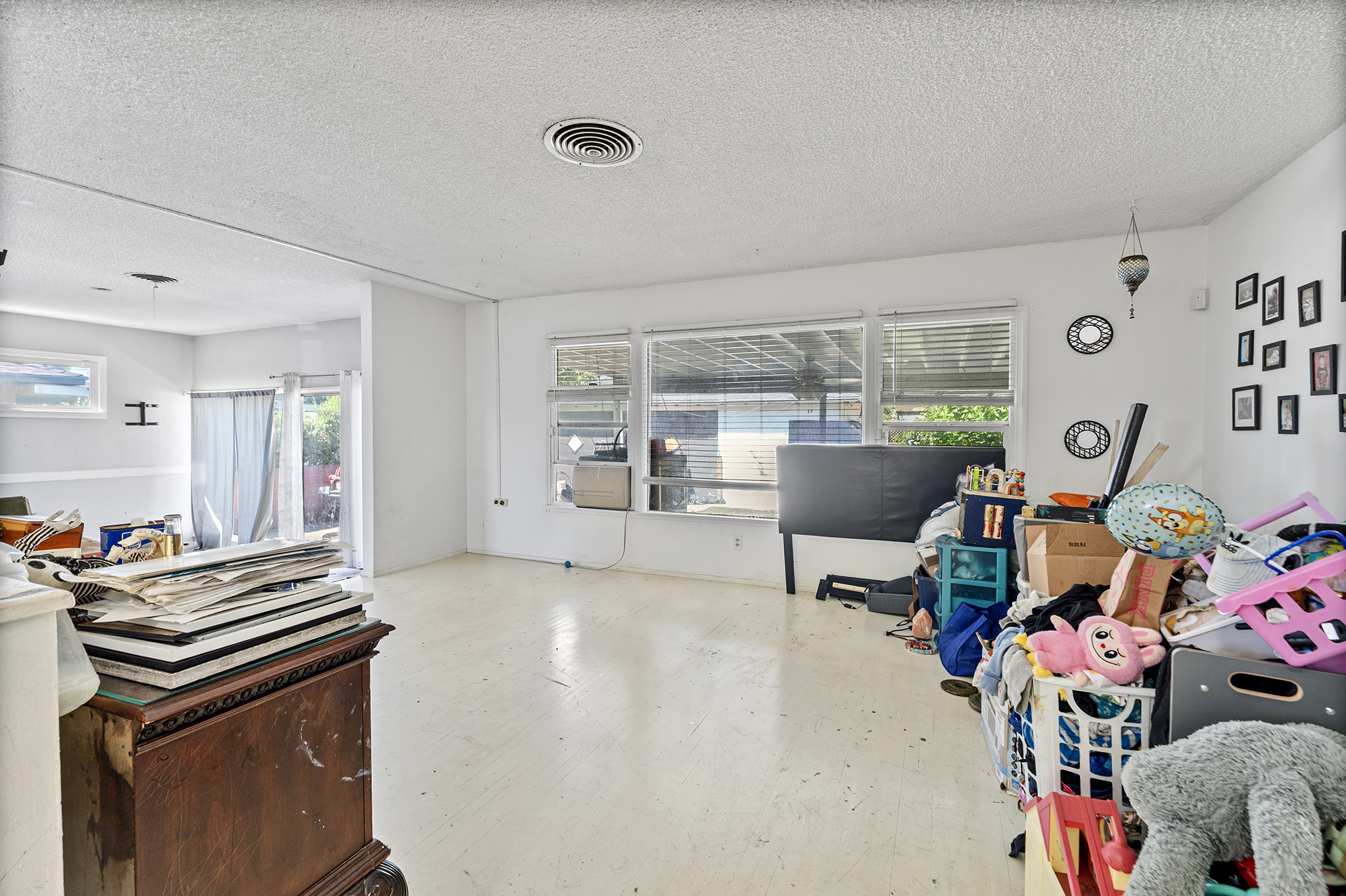 San Bernardino, California, 92404, United States, 4 Bedrooms Bedrooms, ,2 BathroomsBathrooms,Residential,For Sale,1934964