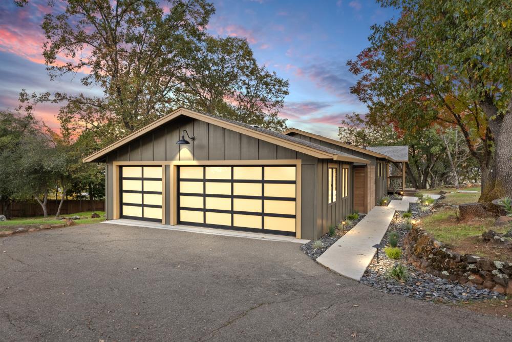 Shingle Springs, California, 95682, United States, 3 Bedrooms Bedrooms, ,2 BathroomsBathrooms,Residential,For Sale,1997348