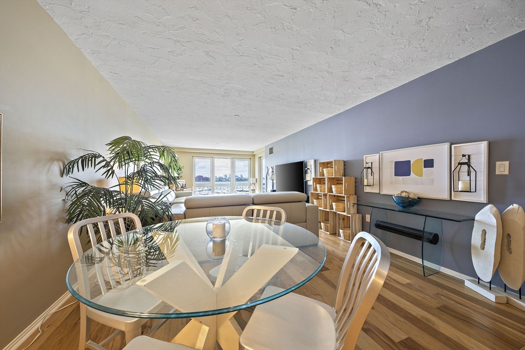 Quincy, Massachusetts, 02171, United States, 2 Bedrooms Bedrooms, ,2 BathroomsBathrooms,Residential,For Sale,2009076