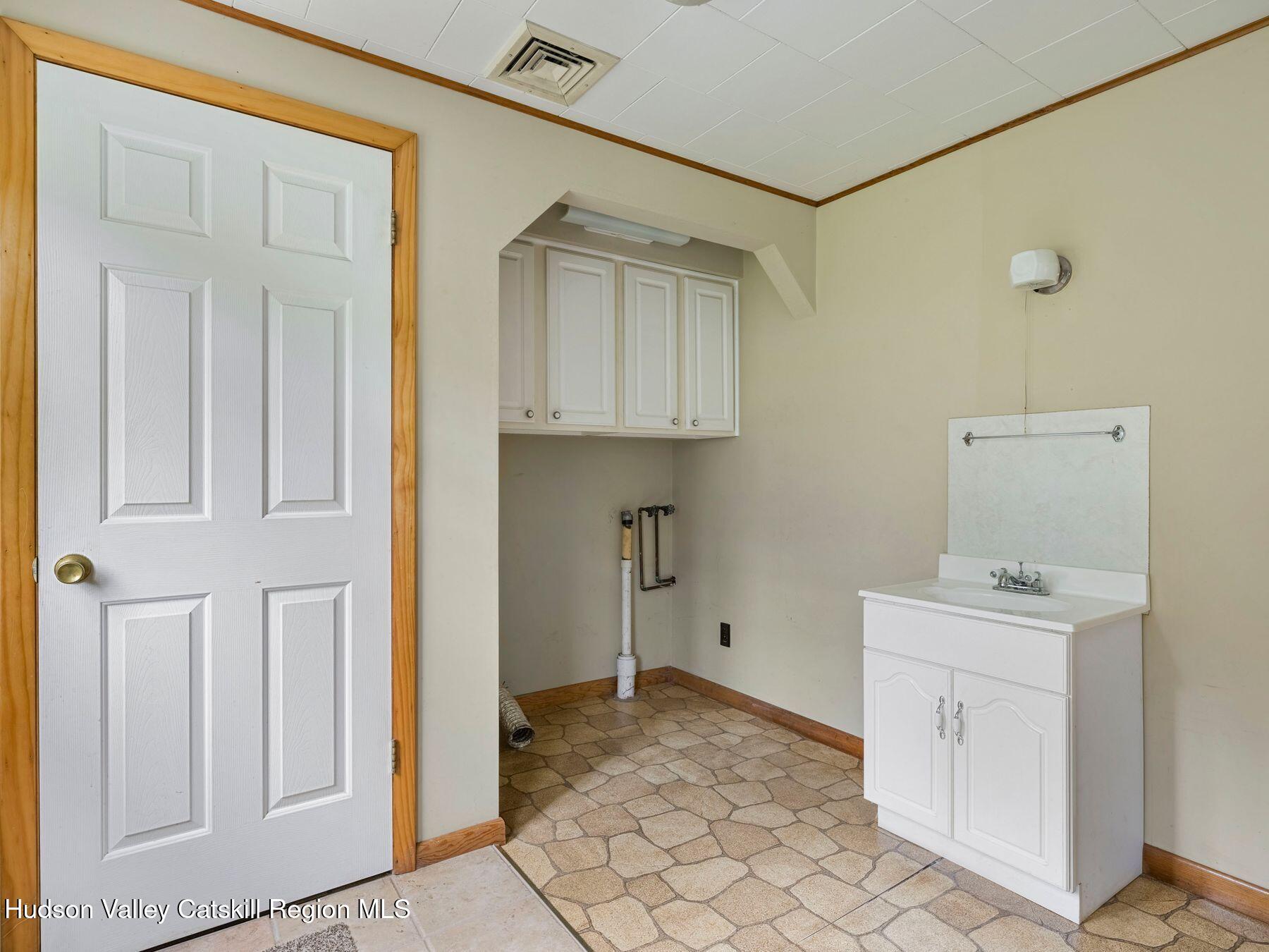 Prattsville, New York, 12468, United States, 3 Bedrooms Bedrooms, ,2 BathroomsBathrooms,Residential,For Sale,1995879