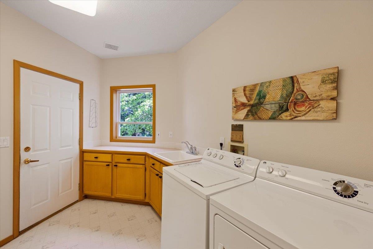 Veradale, Washington, 99037, United States, 4 Bedrooms Bedrooms, ,4 BathroomsBathrooms,Residential,For Sale,1840066