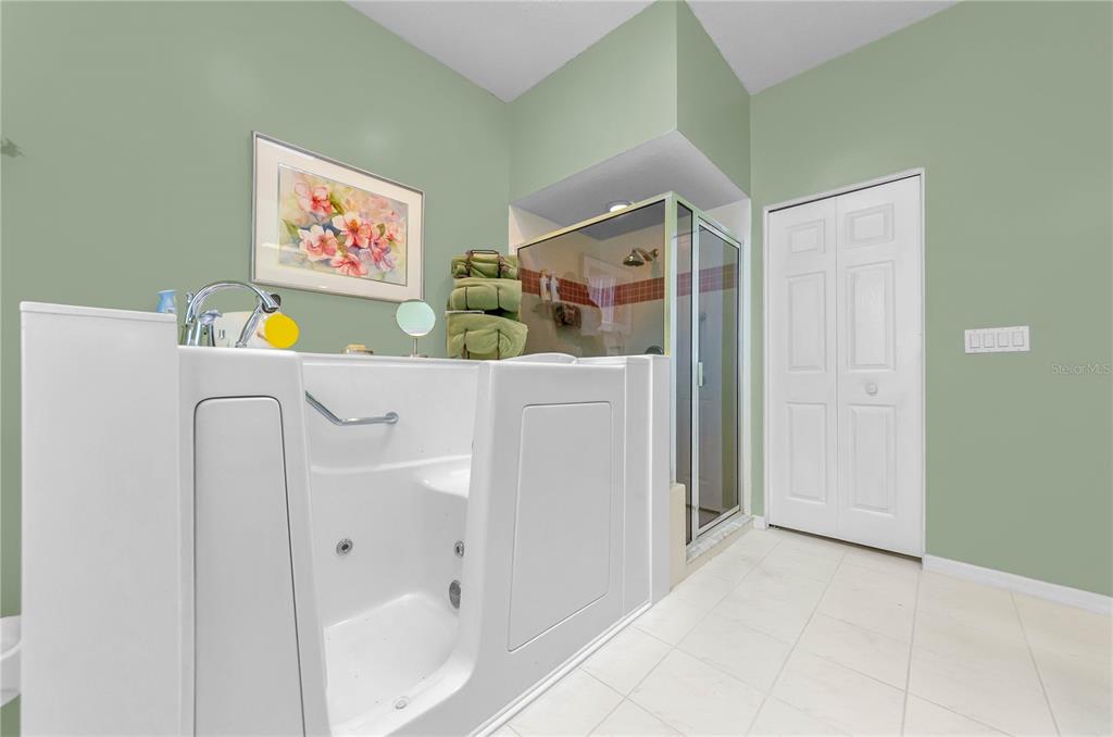 Dunedin, Florida, 34698, United States, 4 Bedrooms Bedrooms, ,2 BathroomsBathrooms,Residential,For Sale,1848616