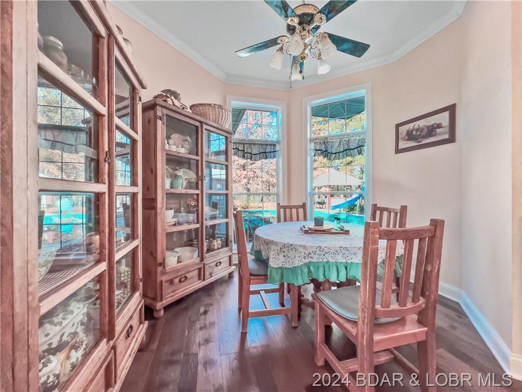 Camdenton, Missouri, 65020, United States, 5 Bedrooms Bedrooms, ,5 BathroomsBathrooms,Residential,For Sale,1850367