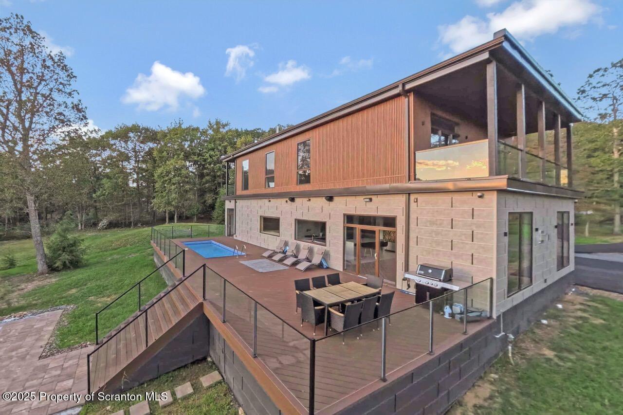 Bear Creek, Pennsylvania, 18602, United States, 4 Bedrooms Bedrooms, ,3 BathroomsBathrooms,Residential,For Sale,2002172