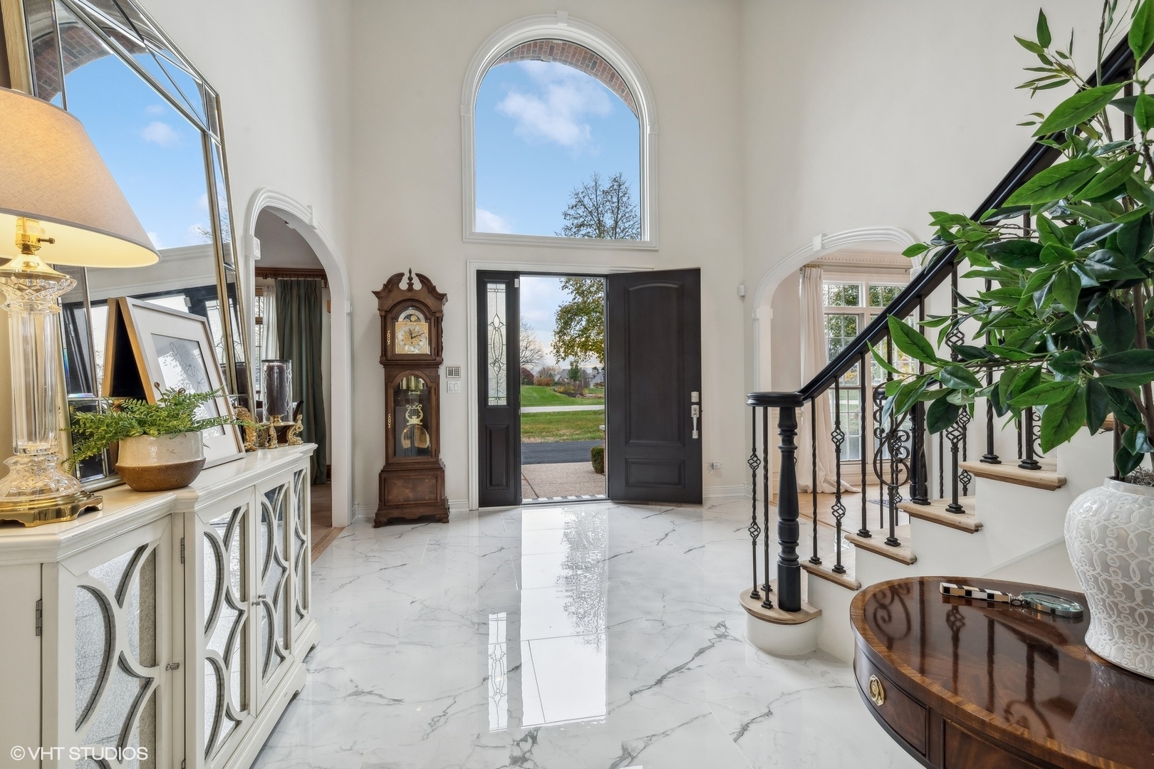 Inverness, Illinois, 60010, United States, 5 Bedrooms Bedrooms, ,6 BathroomsBathrooms,Residential,For Sale,1927406
