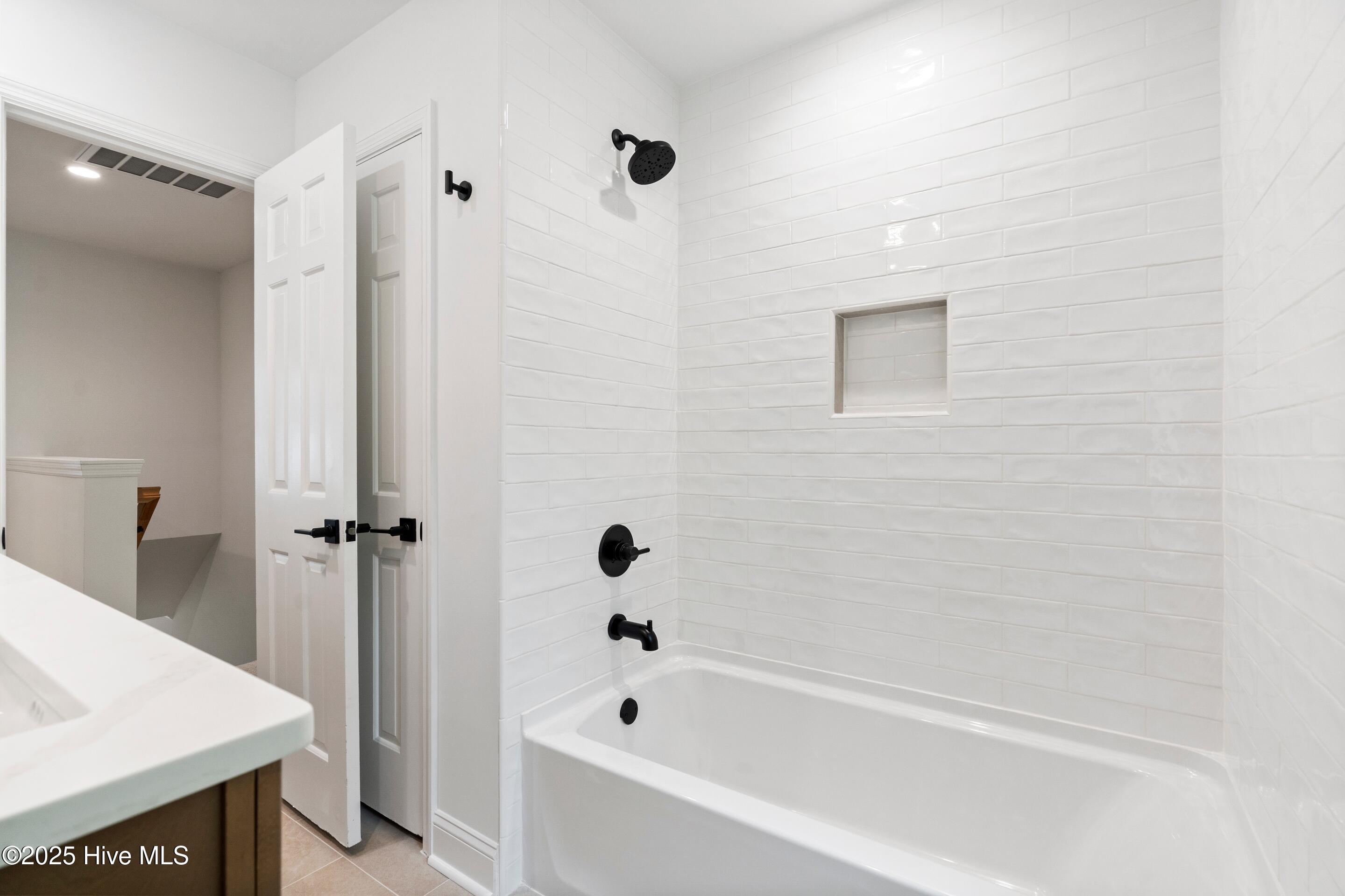 Wilmington, North Carolina, 28412, United States, 4 Bedrooms Bedrooms, ,3 BathroomsBathrooms,Residential,For Sale,1970175