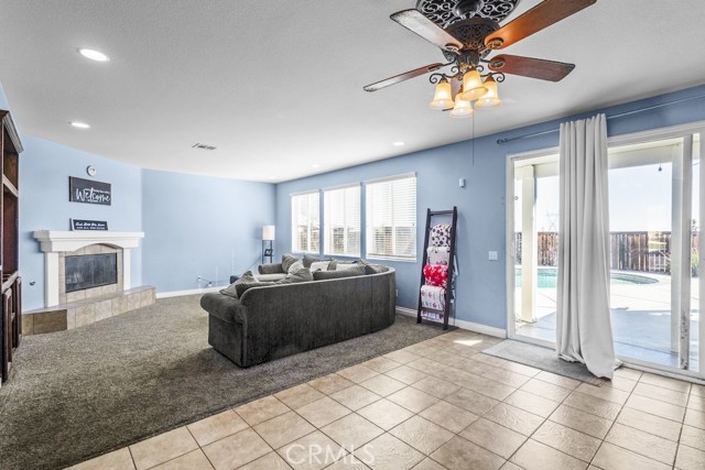 Victorville, California, 92392, United States, 4 Bedrooms Bedrooms, ,3 BathroomsBathrooms,Residential,For Sale,1977887