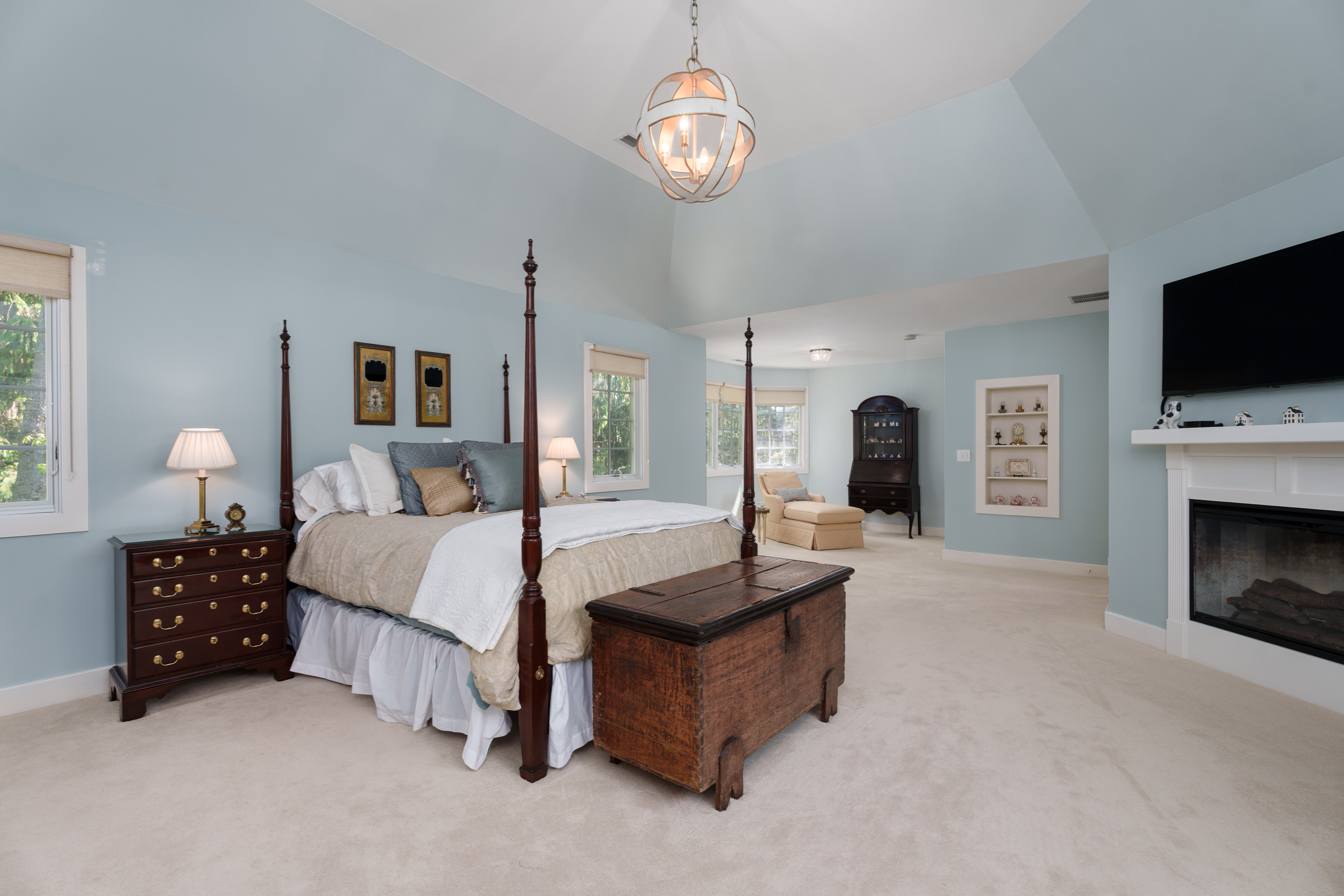  Exceptional Pond View Home with Dual Primary Suites - 物件實景