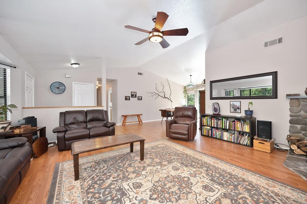 Foresthill, California, 95631, United States, 3 Bedrooms Bedrooms, ,2 BathroomsBathrooms,Residential,For Sale,1819375