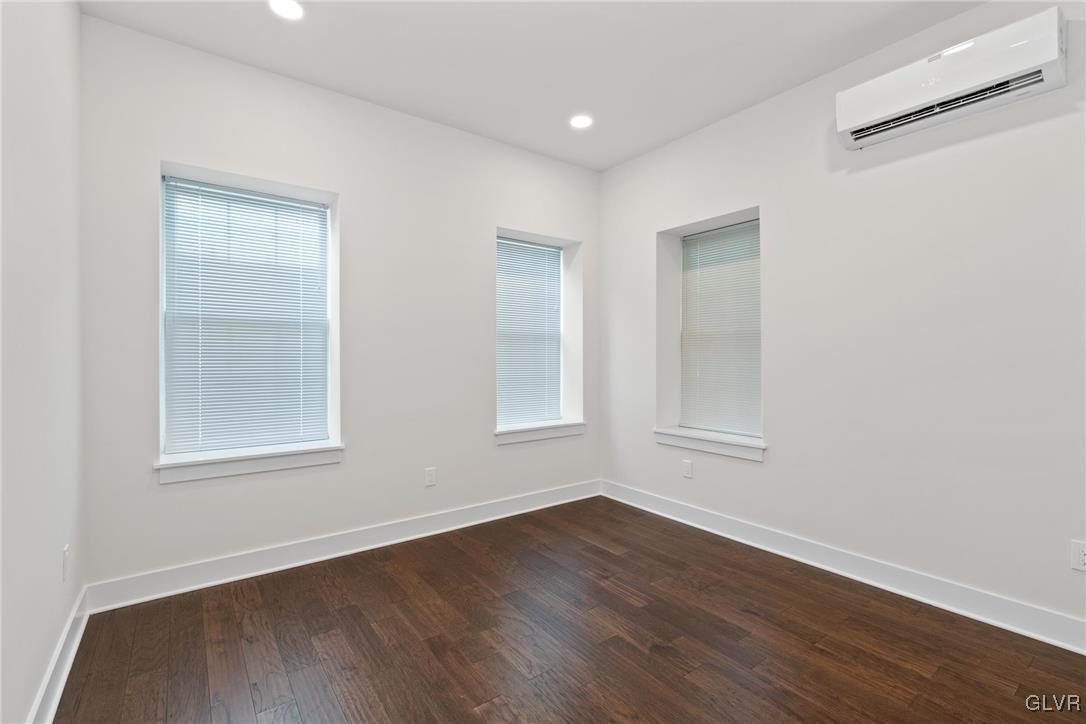 Allentown City, Pennsylvania, 18109, United States, 5 Bedrooms Bedrooms, ,5 BathroomsBathrooms,Residential,For Sale,1759200