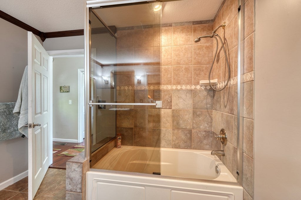 Hayesville, North Carolina, 28904, United States, 3 Bedrooms Bedrooms, ,4 BathroomsBathrooms,Residential,For Sale,1919513