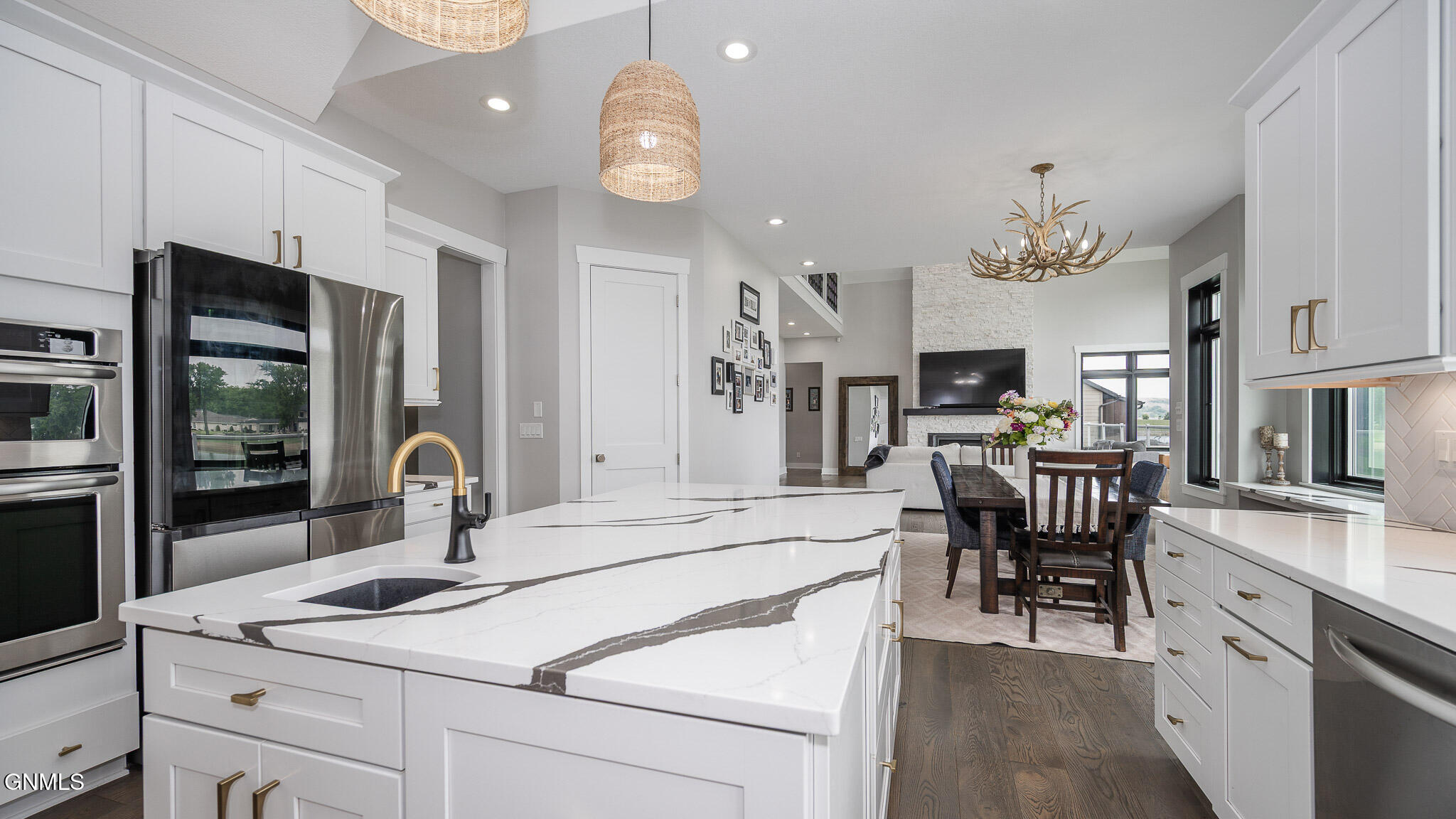 Bismarck, North Dakota, 58504, United States, 6 Bedrooms Bedrooms, ,4 BathroomsBathrooms,Residential,For Sale,1982102