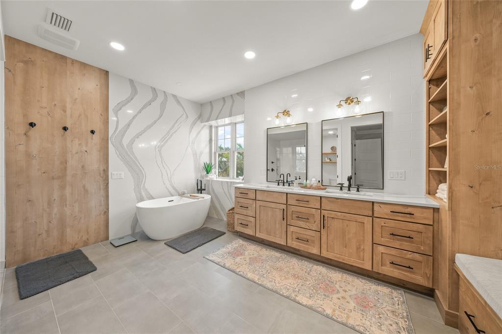 Holmes Beach, Florida, 34217, United States, 5 Bedrooms Bedrooms, ,5 BathroomsBathrooms,Residential,For Sale,1770392