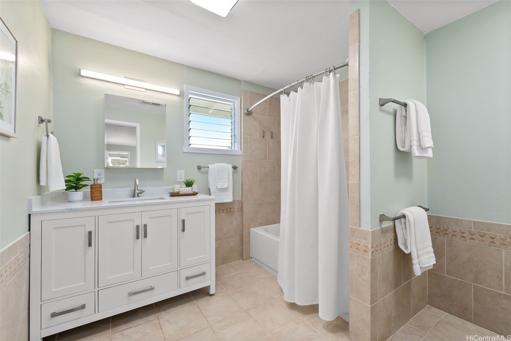 Kailua, Hawaii, 96734, United States, 6 Bedrooms Bedrooms, ,5 BathroomsBathrooms,Residential,For Sale,1993240