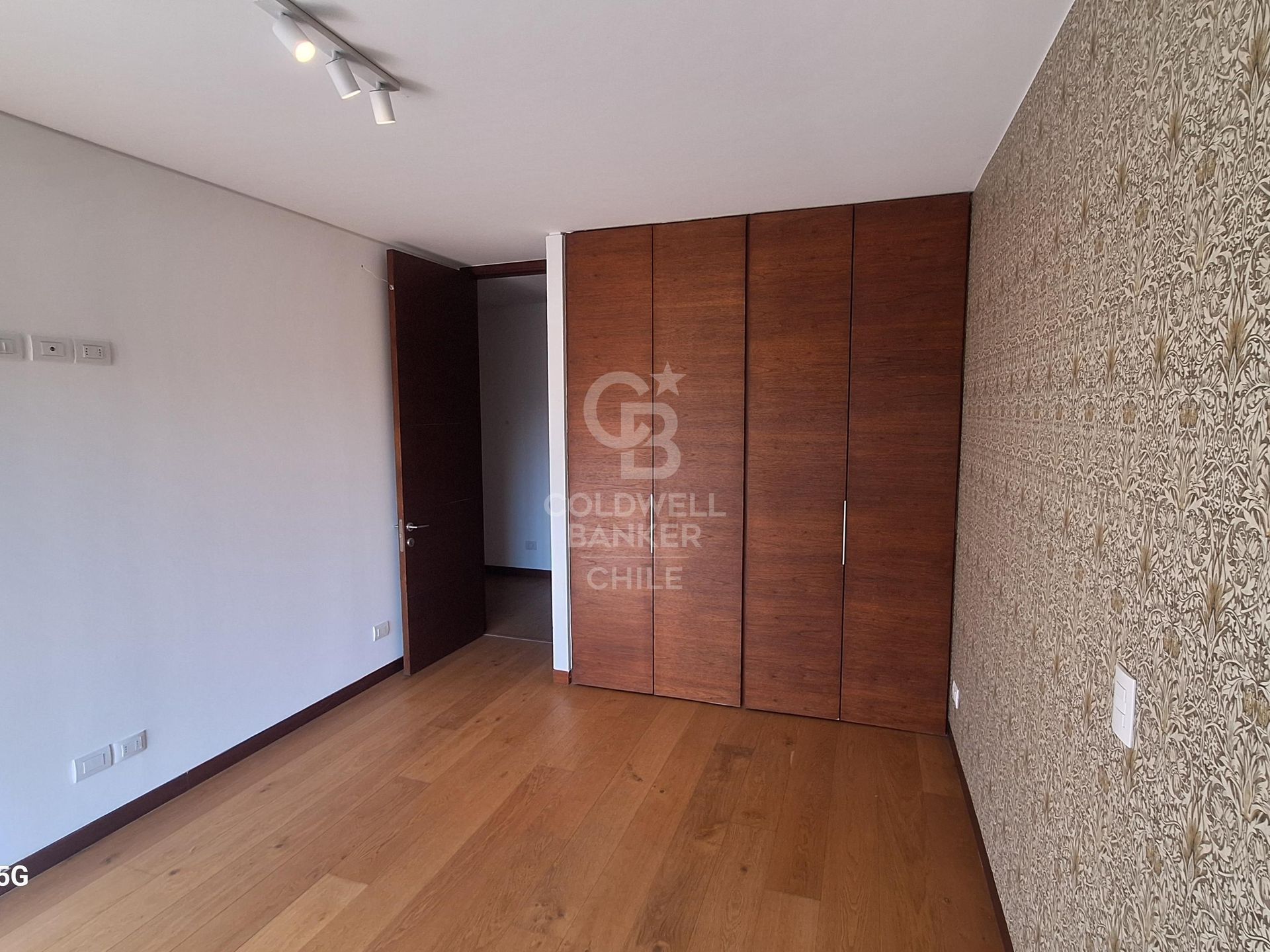 Las Condes, Chile, 4 Bedrooms Bedrooms, ,5 BathroomsBathrooms,Residential,For Sale,1932159