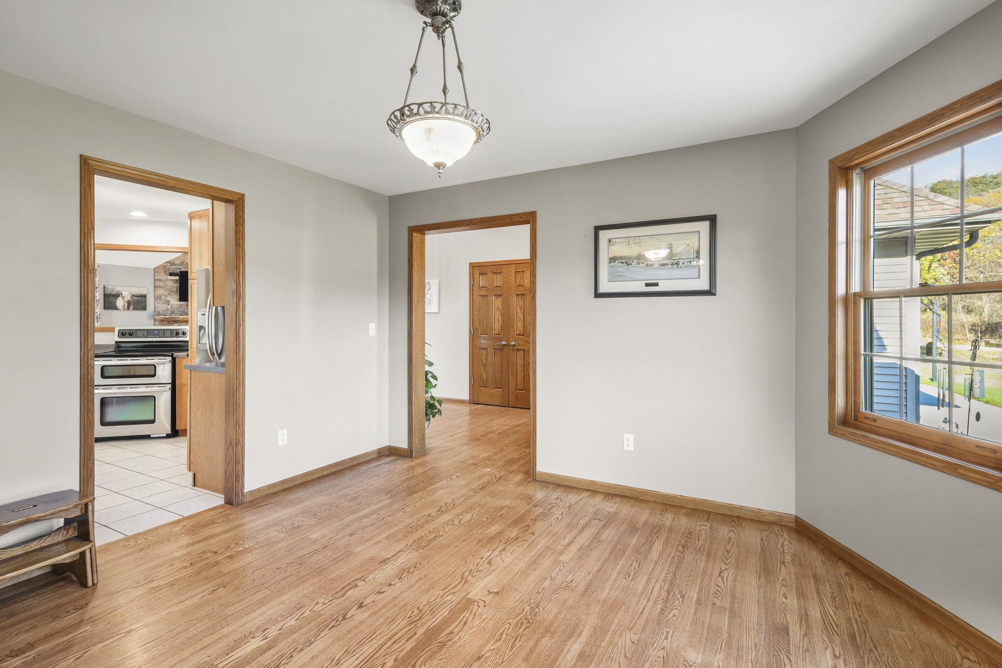 Barneveld, Wisconsin, 53507, United States, 3 Bedrooms Bedrooms, ,4 BathroomsBathrooms,Residential,For Sale,1986114