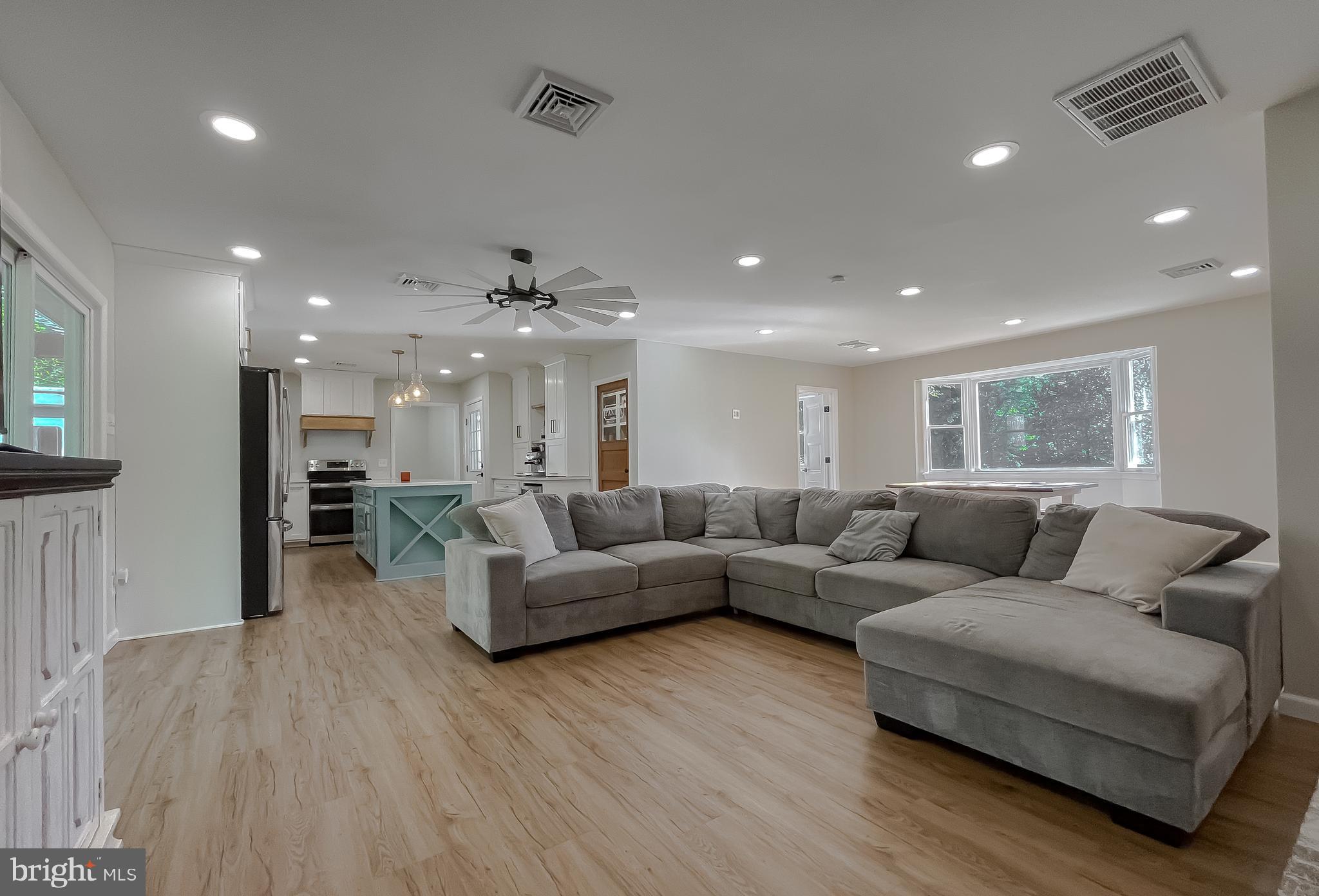 Hollywood, Maryland, 20636, United States, 3 Bedrooms Bedrooms, ,2 BathroomsBathrooms,Residential,For Sale,1978416