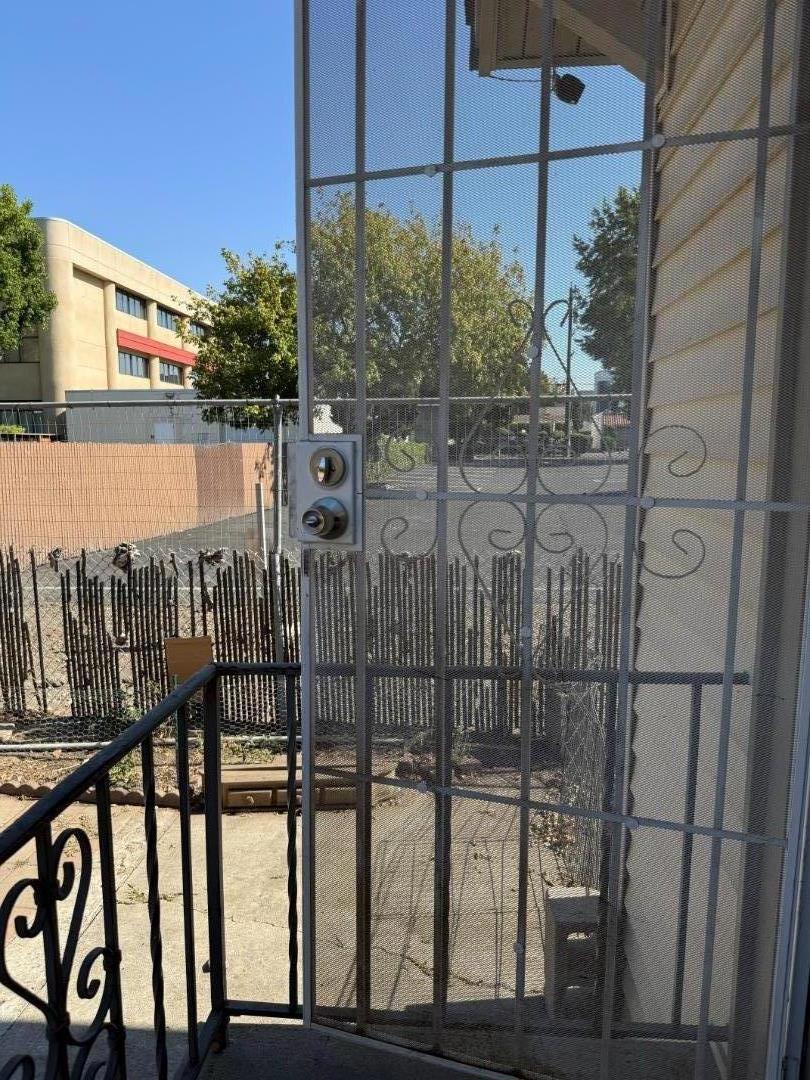 Hayward, California, 94541, United States, 2 Bedrooms Bedrooms, ,1 BathroomBathrooms,Residential,For Sale,2009058