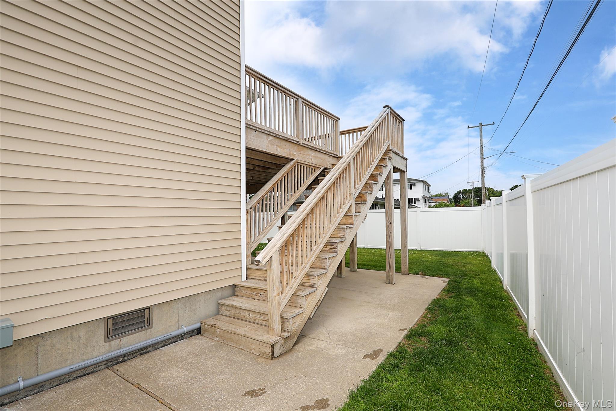  370 Rider Avenue, Patchogue, NY, 11772 - 物件實景
