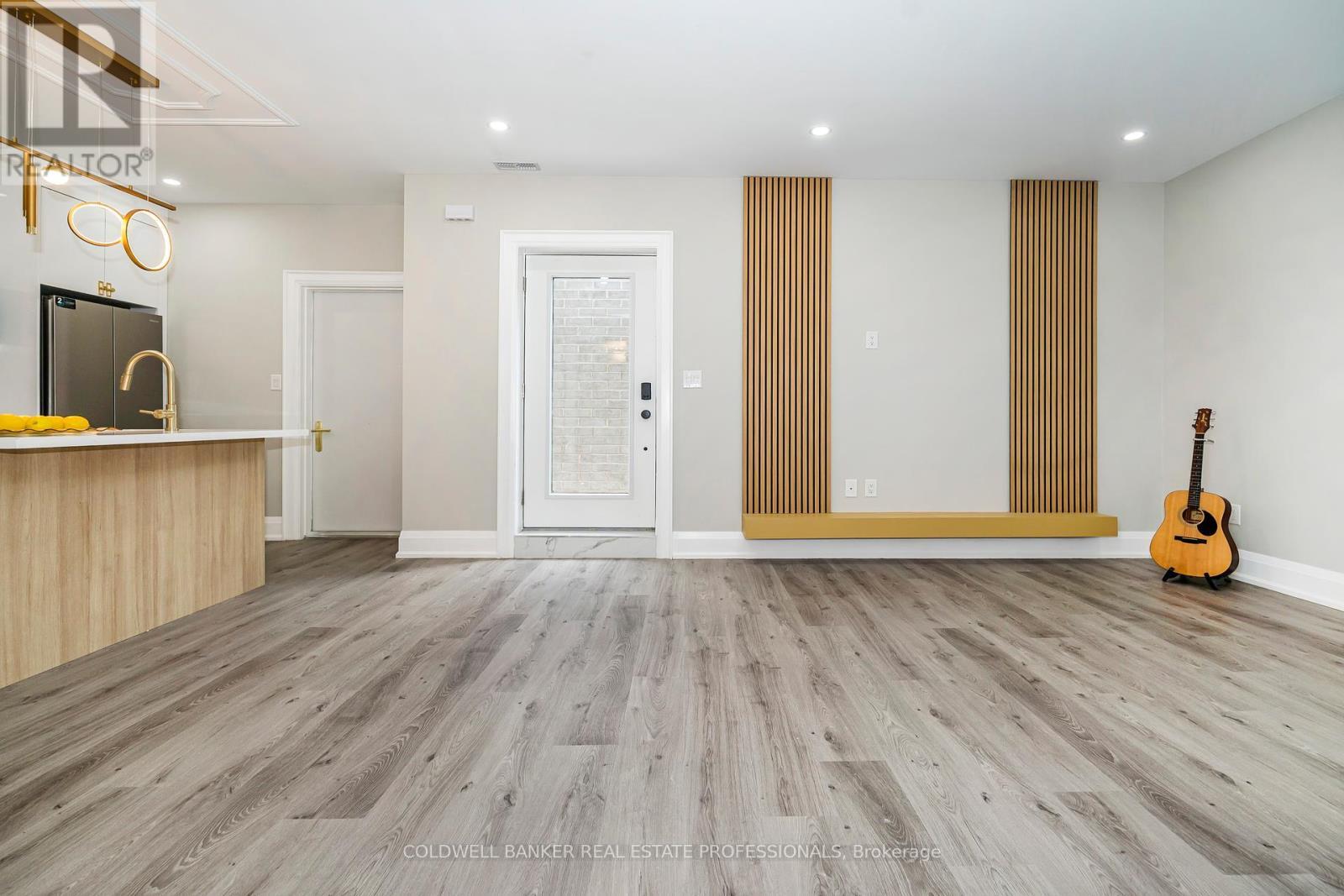 TORONTO (WEXFORD-MARYVALE), Ontario, M1R 3X4, CA, 8 Bedrooms Bedrooms, ,7 BathroomsBathrooms,Residential,For Sale,1951163
